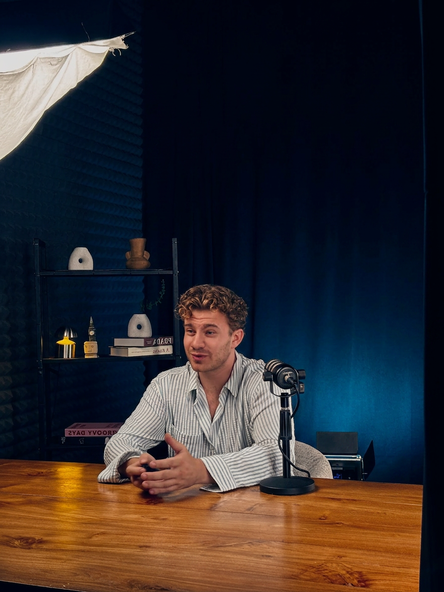 Mentor im Podcast-Studio